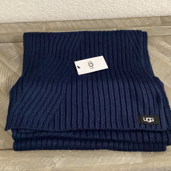 UGG Ribbed Oversized Knit Scarf - Picture 1 of 6
